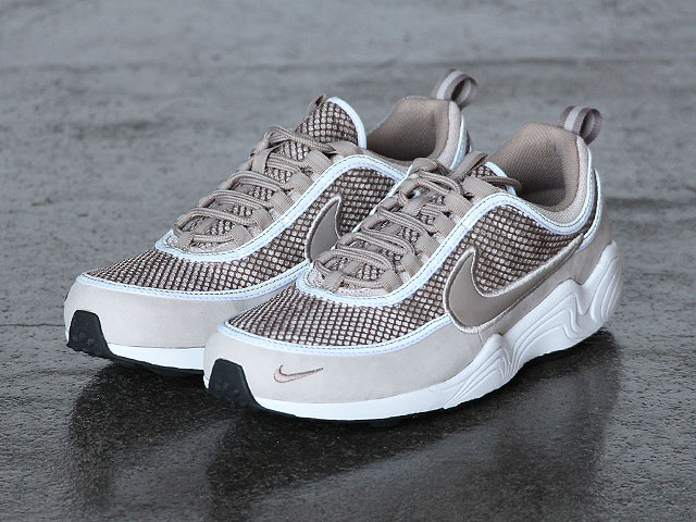AIR ZOOM SPIRIDON 16 SE “MOON PARTICLE”01