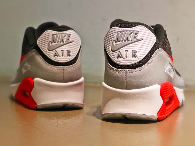 AIR MAX 90 ESSENTIAL “WOLF GREY/BRIGHT CRIMSON-BLACK”01