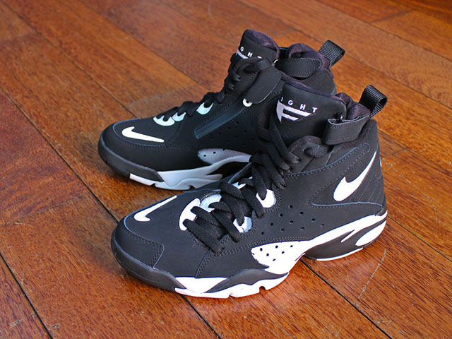 AIR MAESTRO 2 LTD “BLACK/WHITE”01