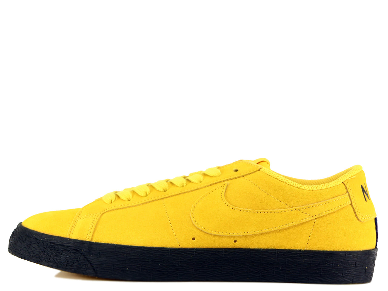 SB ZOOM BLAZER LOW 864347-701