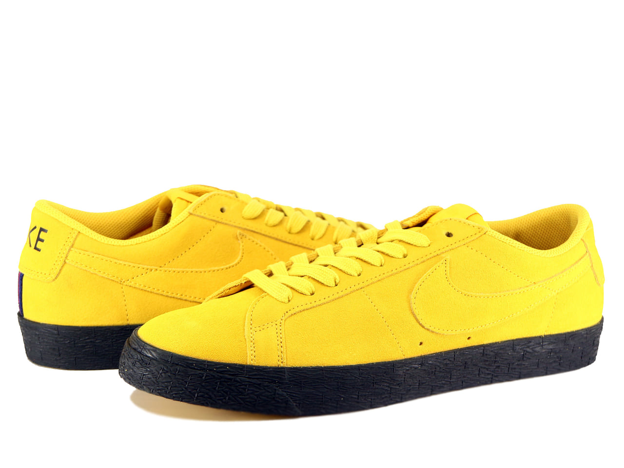 SB ZOOM BLAZER LOW 864347-701 - 2