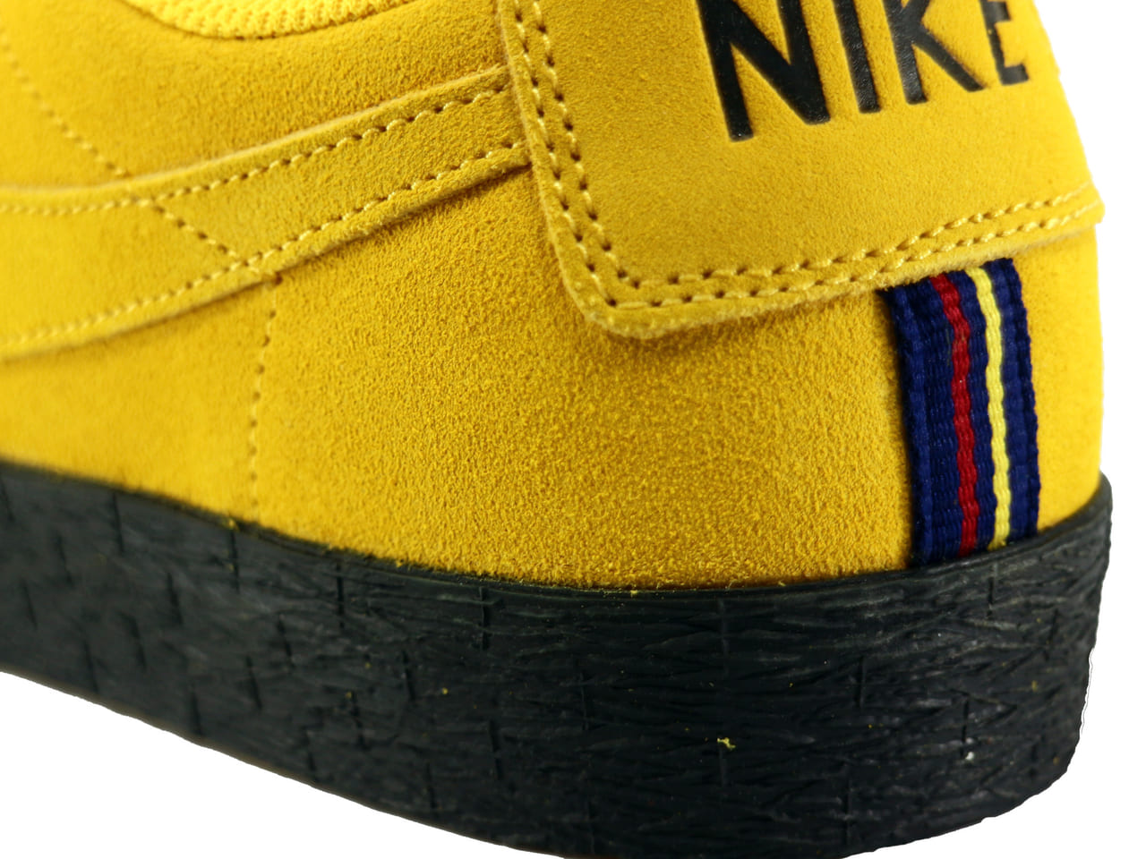 SB ZOOM BLAZER LOW 864347-701 - 4