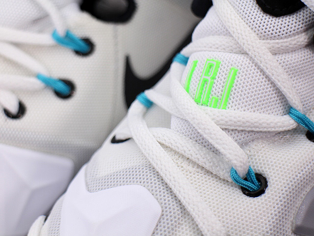 LEBRON 13 807219-100 - 5