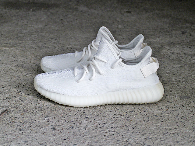 YEEZY BOOST 350 V2 “TRIPLE WHITE”01