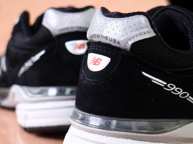 M990 BK4 “BLACK”01