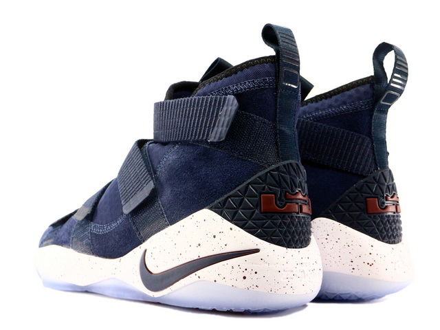 LEBRON SOLDIER 11 897644-401 - 2