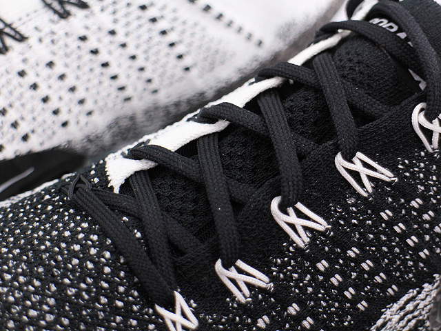 Nike air vapormax flyknit 2 black & white on sale