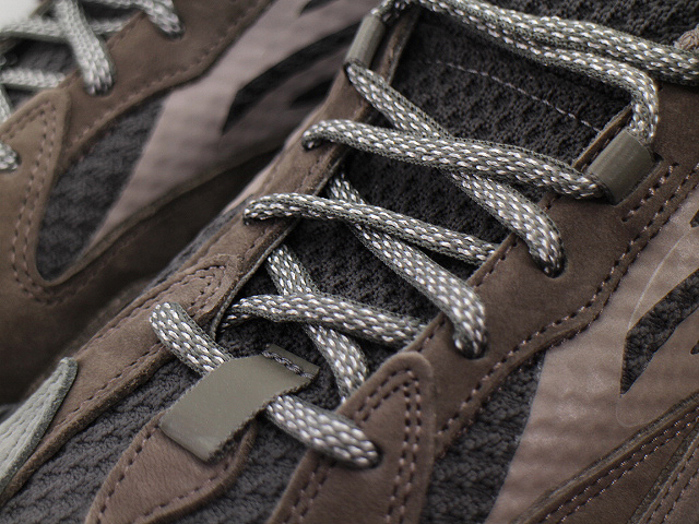 YEEZY BOOST 700 V2 EG6860 - 4