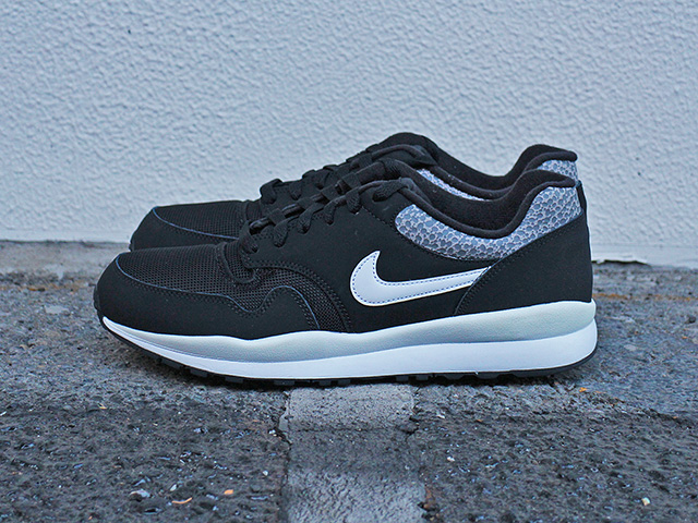 AIR SAFARI “BLACK/WHITE”01