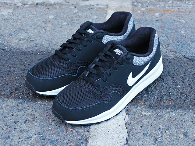 AIR SAFARI “BLACK/WHITE”01