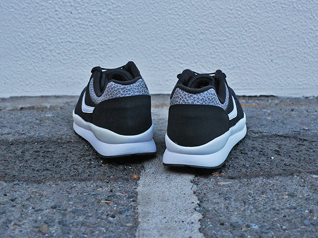 AIR SAFARI “BLACK/WHITE”01