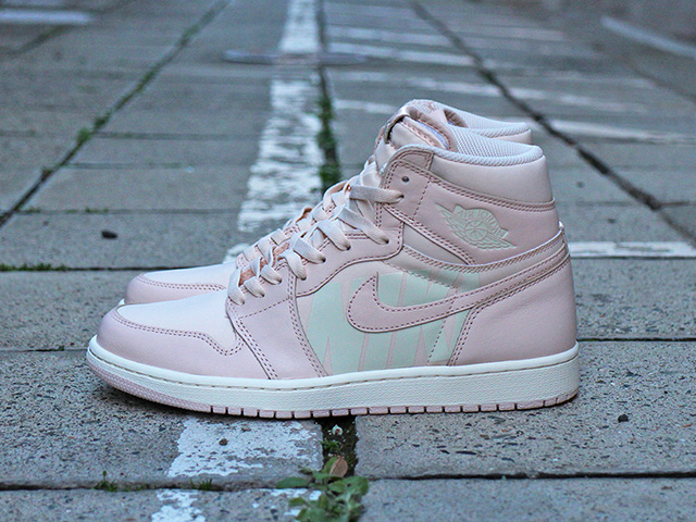 AIR JORDAN 1 RETRO HIGH OG “NIKE AIR LOGO” GUAVA ICE01