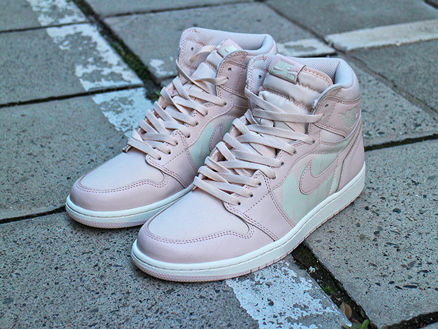 AIR JORDAN 1 RETRO HIGH OG “NIKE AIR LOGO” GUAVA ICE01