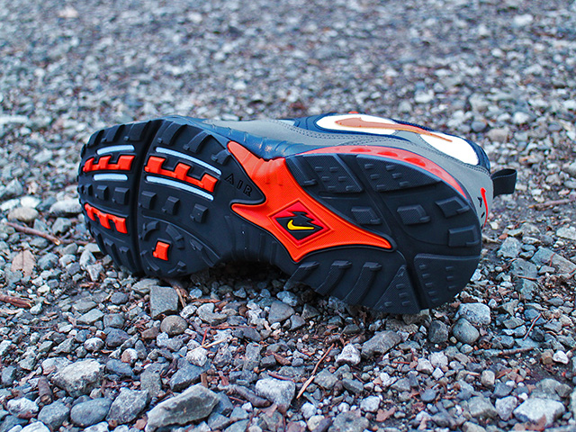 AIR TERRA HUMARA 18 “OLIVE GREY/DEEP ORANGE”01
