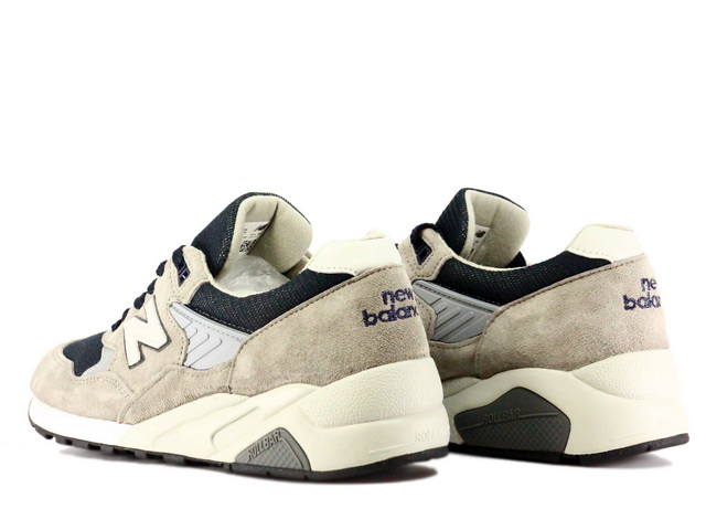 New Balance ☆ made in USA M585GR Grey new-balance-m585gr-made-in-usa