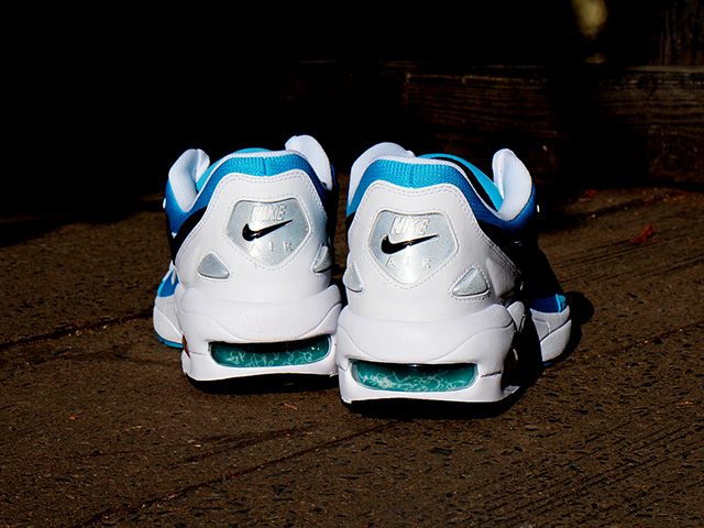 AIR MAX 2 LIGHT “BLUE LAGOON”01