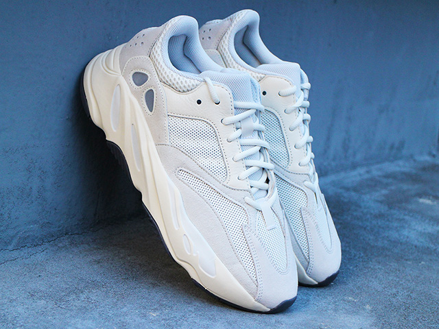 YEEZY BOOST 700 “ANALOG”01