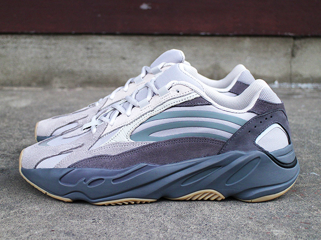 YEEZY BOOST 700 V2 “TEHRA”01