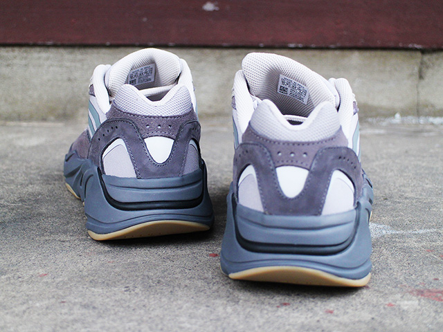 YEEZY BOOST 700 V2 “TEHRA”01