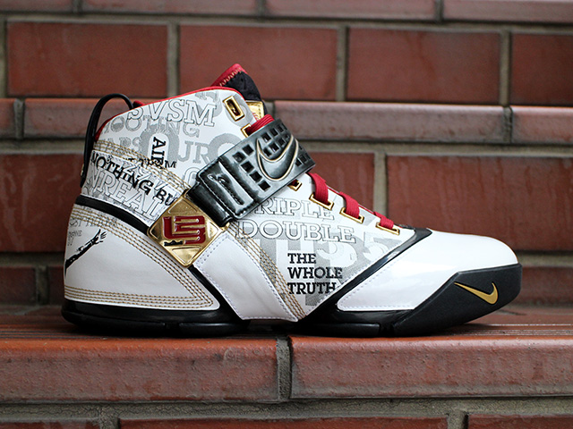 ZOOM LEBRON 5 “Mr BASKETBALL”01