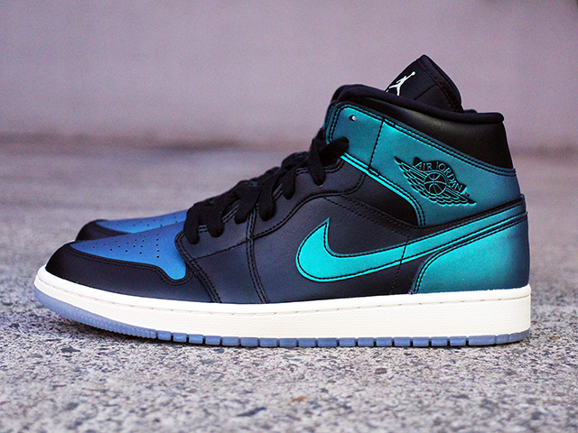 WMNS AIR JORDAN 1 MID “IRIDESCENT”01