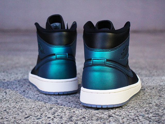WMNS AIR JORDAN 1 MID “IRIDESCENT”01