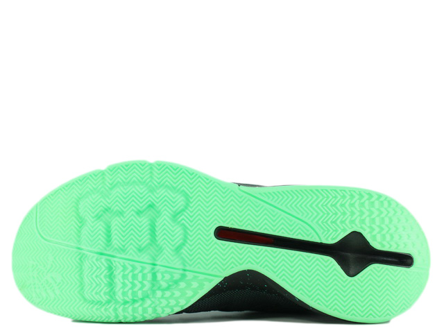 JORDAN CP3.9 810868-308 - 4