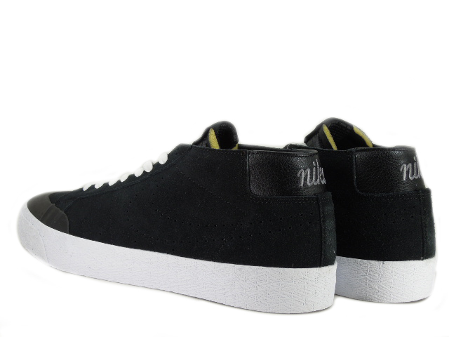 SB ZOOM BLAZER CHUKKA XT AH3366-001 - 2