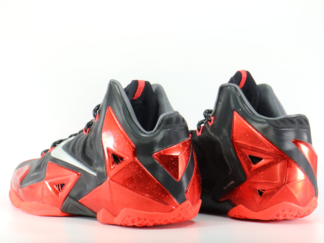 LEBRON 11 XDR 626374-001 - 2