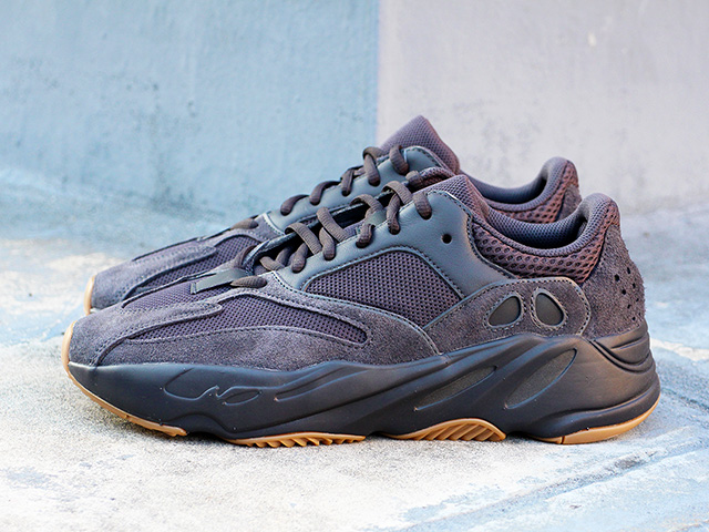 YEEZY BOOST 700 “UTILITY BLACK”01