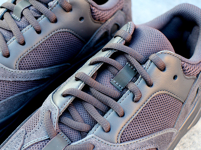 YEEZY BOOST 700 “UTILITY BLACK”01