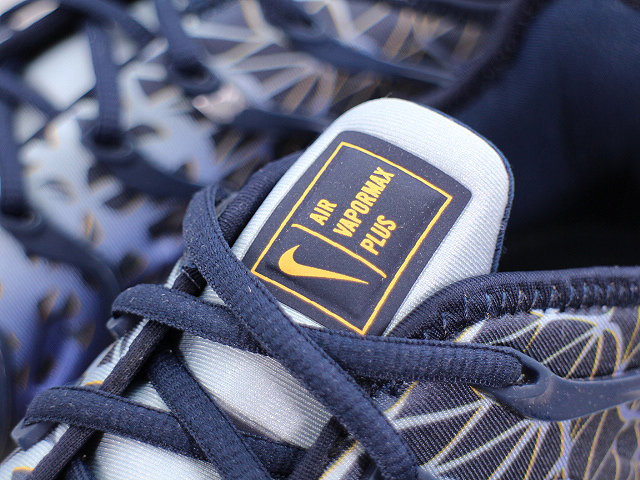 AIR VAPORMAX PLUS 924453-406 - 5