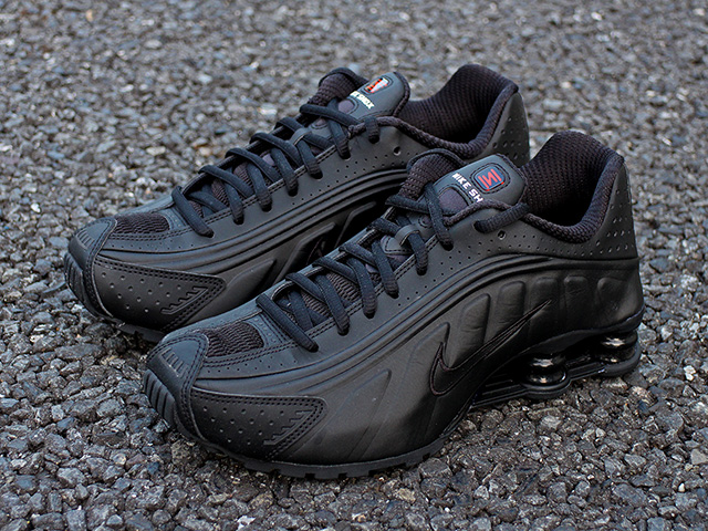 WMNS SHOX R4 “BLACK/BLACK/MAX ORANGE”01