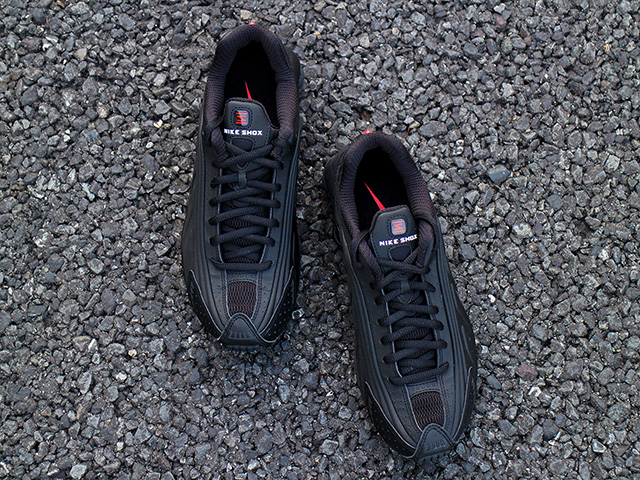WMNS SHOX R4 “BLACK/BLACK/MAX ORANGE”01