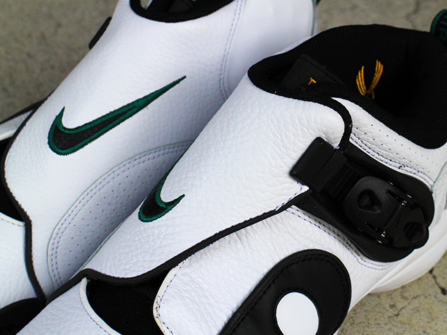 ZOOM GP “WHITE/BLACK”01
