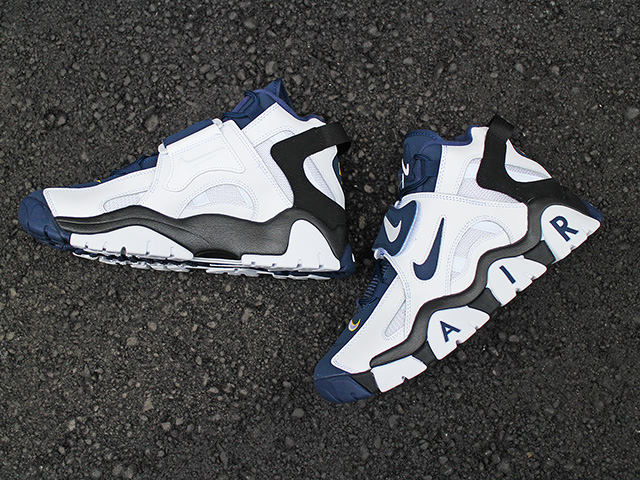 AIR BARRAGE MID “WHITE/MIDNIGHT NAVY”01