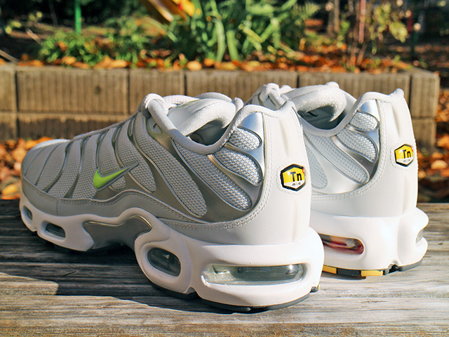AIR MAX PLUS TN SE “PURE PLATINUM”01