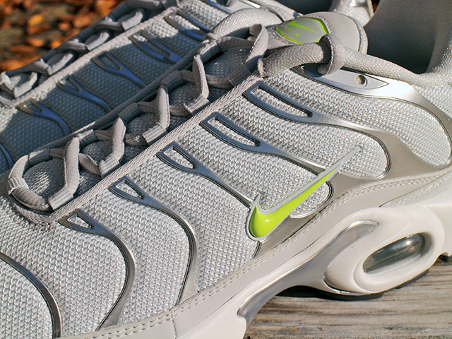 AIR MAX PLUS TN SE “PURE PLATINUM”01