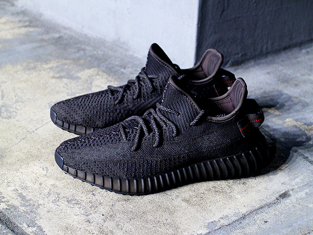 YEEZY BOOST 350 V2 “TRIPLE BLACK 2019”01
