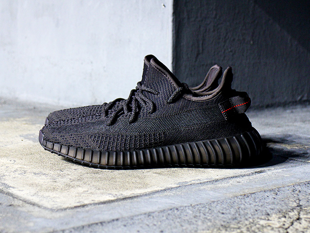 YEEZY BOOST 350 V2 “TRIPLE BLACK 2019”01