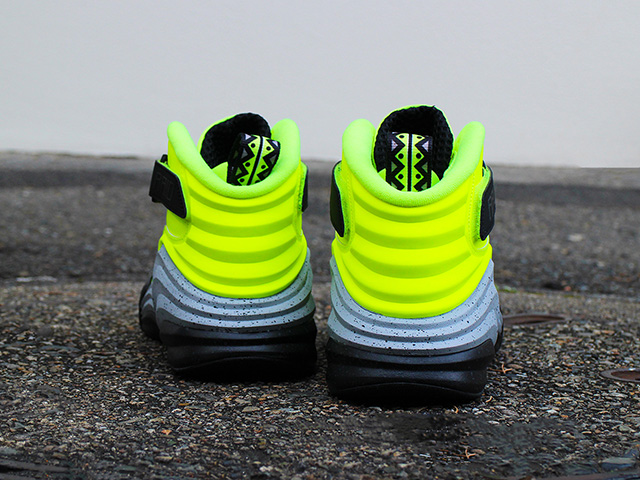 LUNAR RAID “VOLT”01