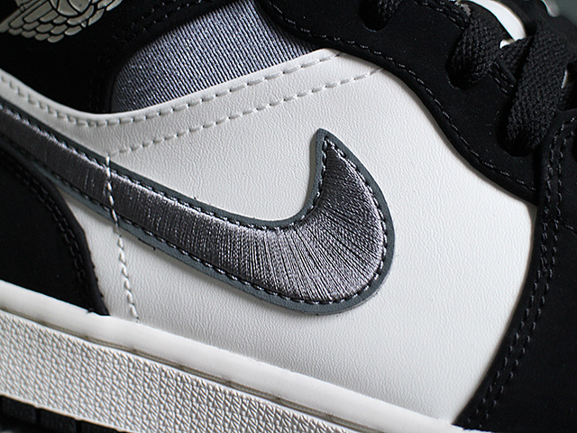 AIR JORDAN 1 MID SPECIAL EDITION “BLACK SATIN”01