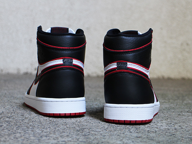 AIR JORDAN 1 RETRO HIGH OG “BLOOD LINE”01