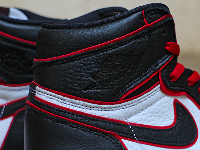AIR JORDAN 1 RETRO HIGH OG “BLOOD LINE”01