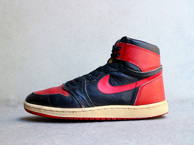 AIR JORDAN 1 BRED 198501