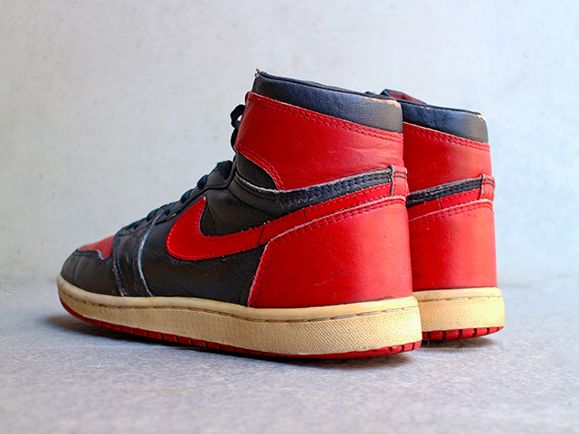 AIR JORDAN 1 BRED 198501