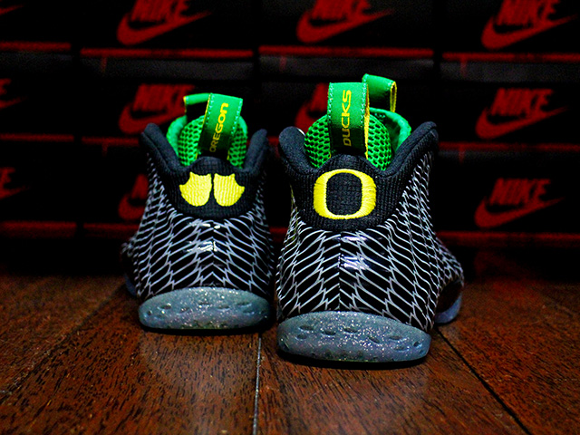 AIR FOAMPOSITE ONE PREMIUM UO QS “OREGON DUCKS”01