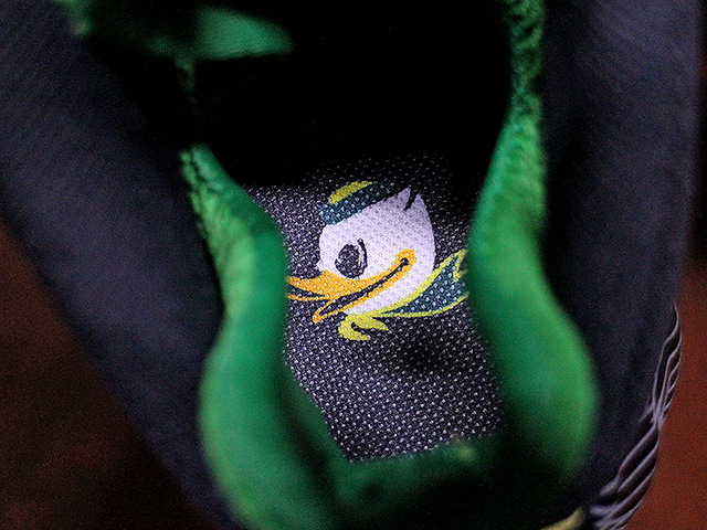 AIR FOAMPOSITE ONE PREMIUM UO QS “OREGON DUCKS”01