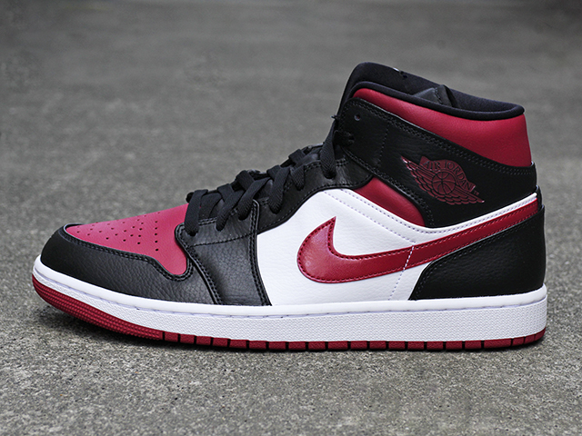 AIR JORDAN 1 MID “BLACK/NOBLE RED”01
