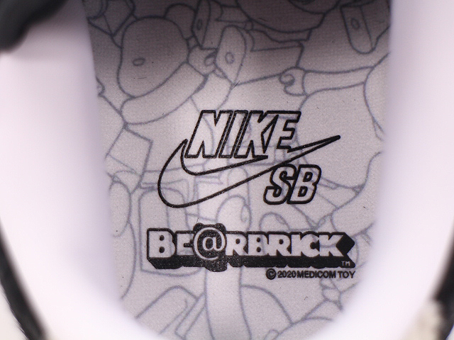 NIKESBダンクローOGQS ベアブリック